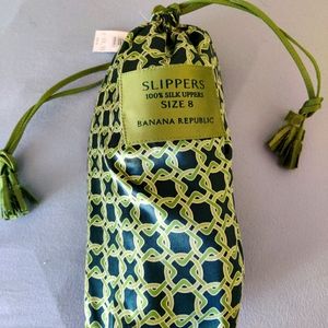 BANANA REPUBLIC SILK HOUSE SLIPPERS